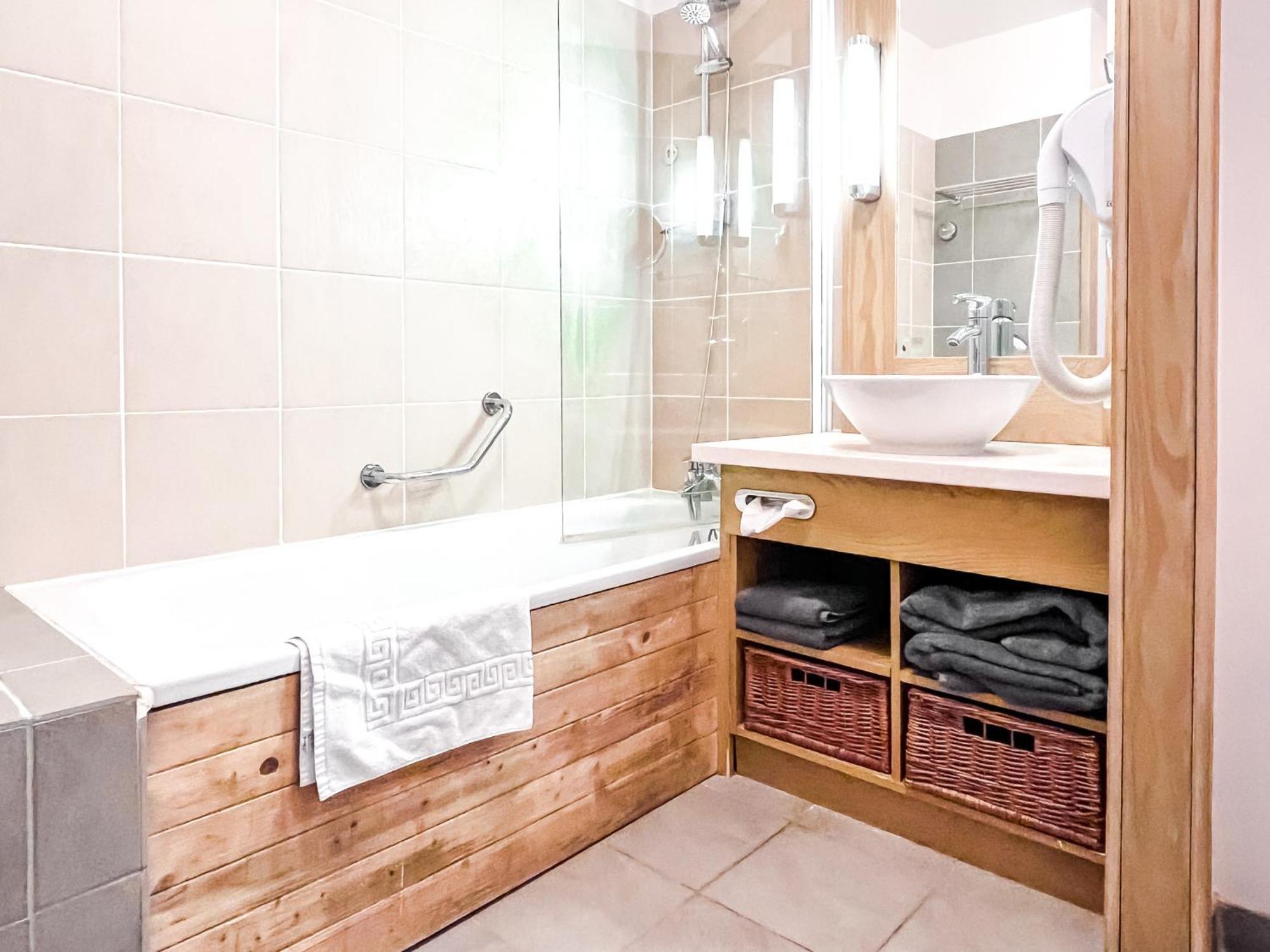 Large One-Bedroom Apartment, Wheelchair Adapted, Les Terrasses D'Eos Flaine Bagian luar foto