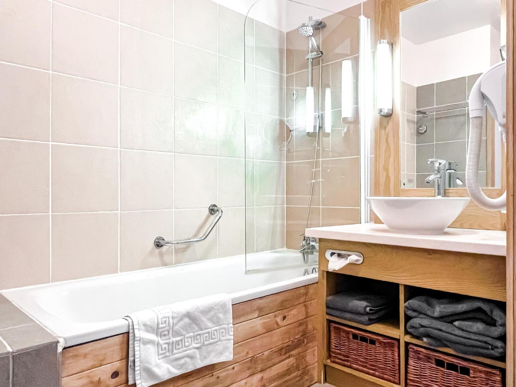 Large One-Bedroom Apartment, Wheelchair Adapted, Les Terrasses D'Eos Flaine Bagian luar foto