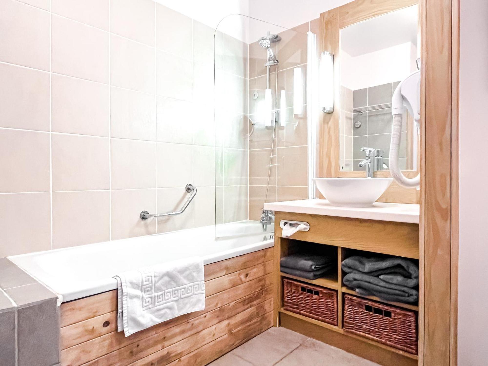 Large One-Bedroom Apartment, Wheelchair Adapted, Les Terrasses D'Eos Flaine Bagian luar foto