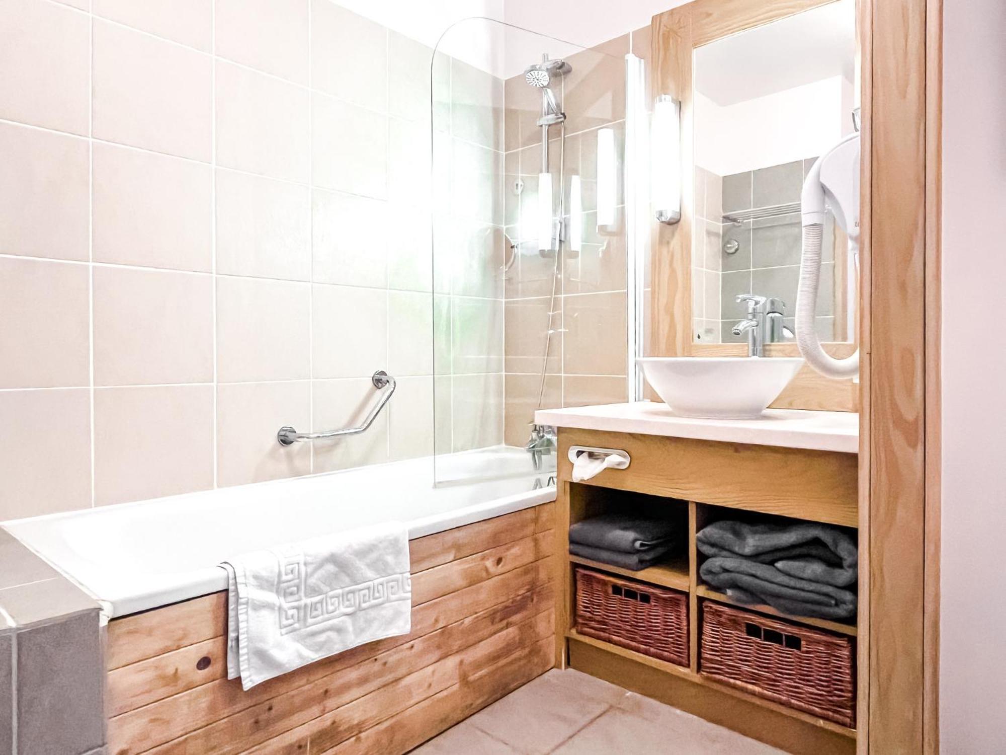 Large One-Bedroom Apartment, Wheelchair Adapted, Les Terrasses D'Eos Flaine Bagian luar foto